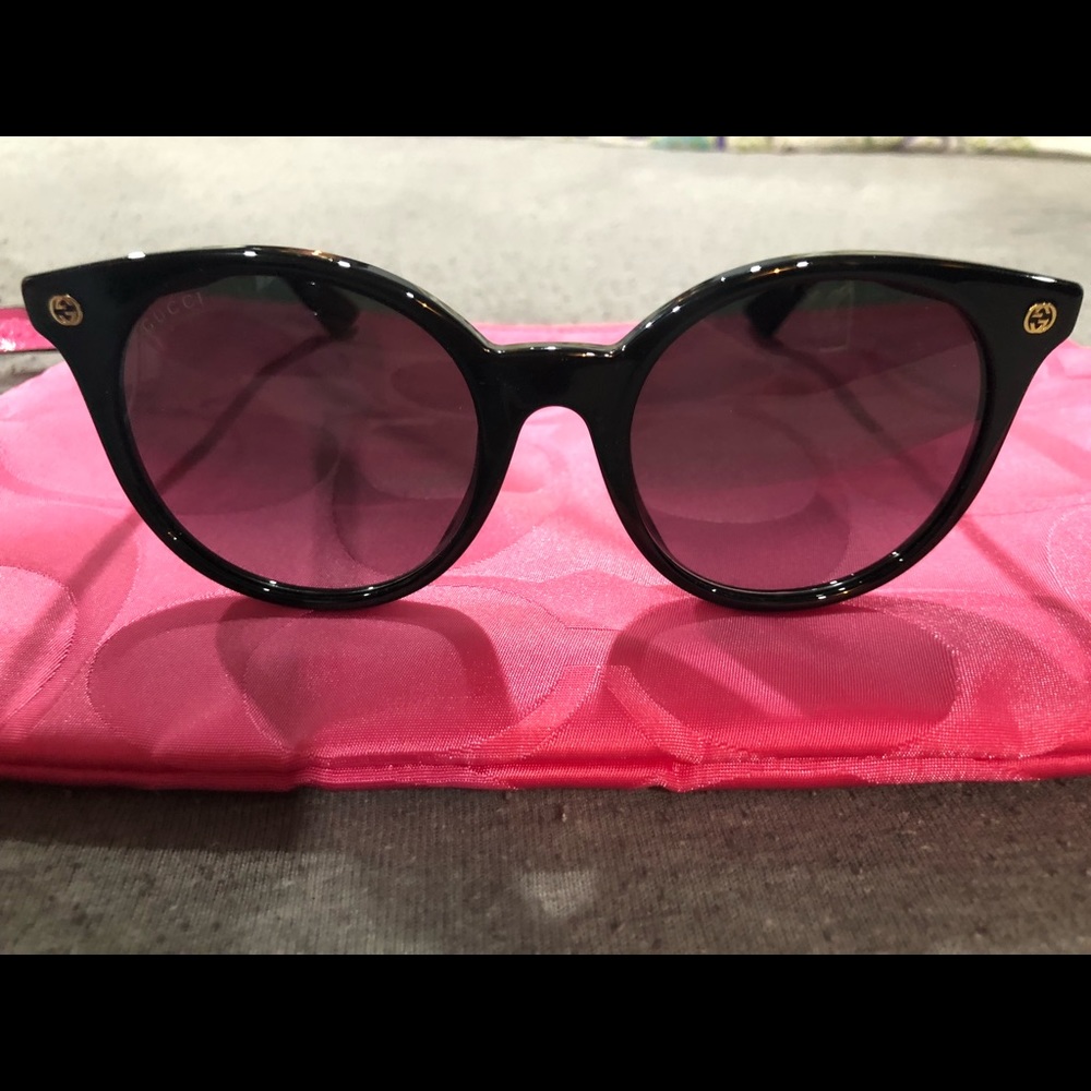 Round Gucci Sunglasses